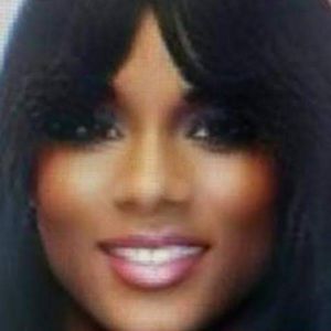 Meet your Posher, Carlenia